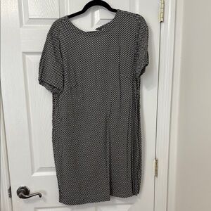 Elegant Black and White Patterned Dress